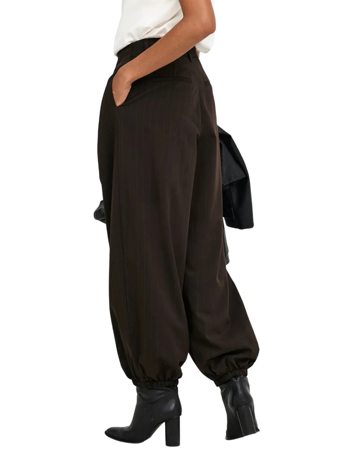 Pantalón Balloon ONLY Rumba Marrón Oscuro | Bicos de Fío