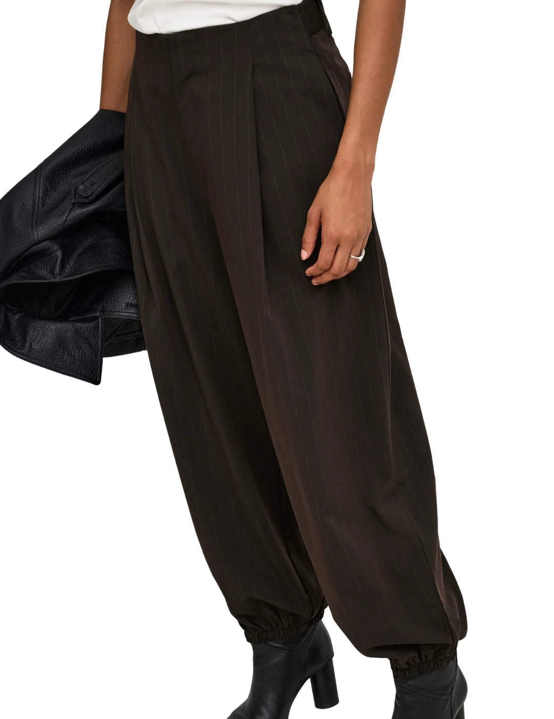 Pantalón Balloon ONLY Rumba Marrón Oscuro | Bicos de Fío
