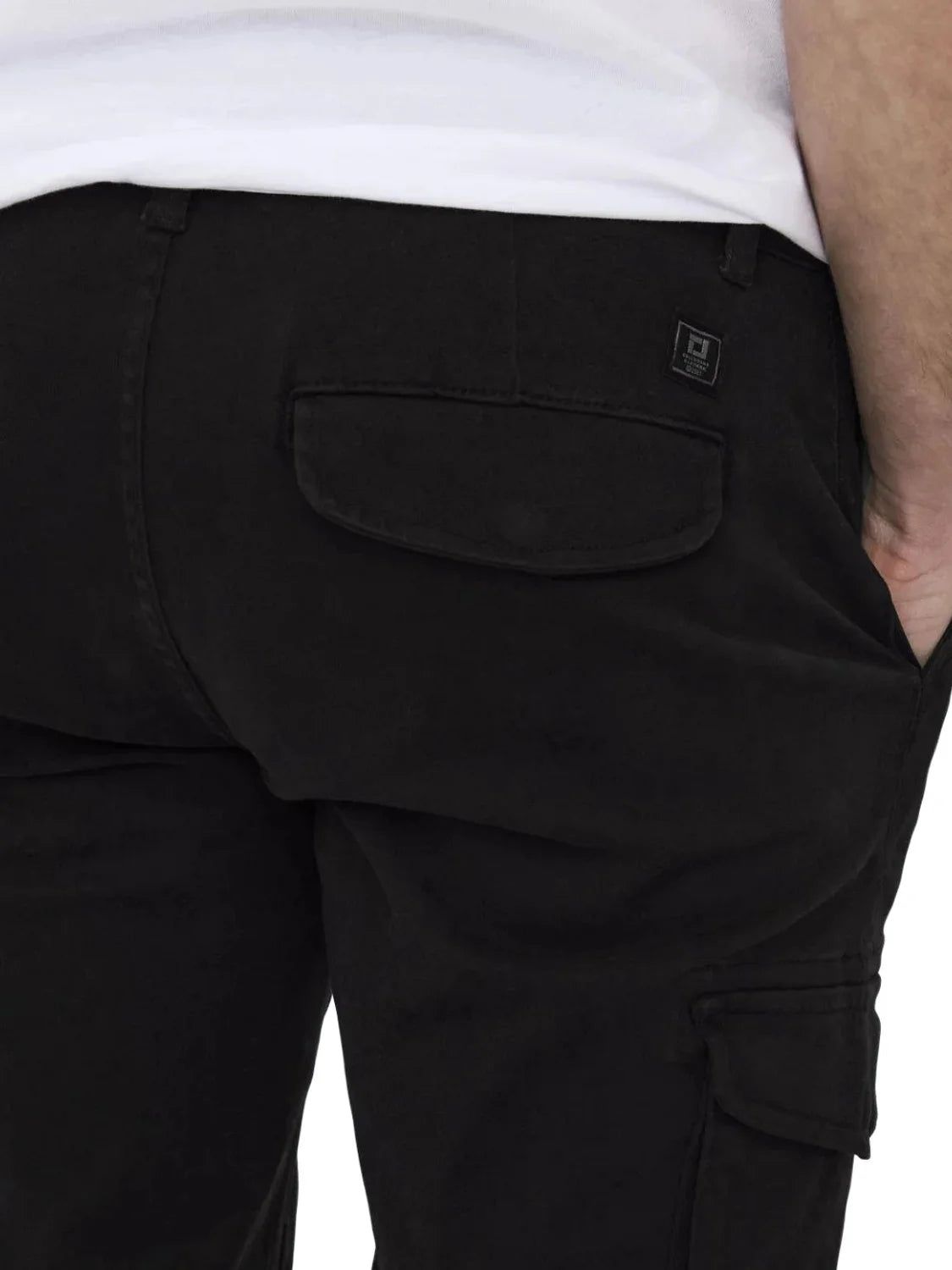 Pantalón Cargo ONLY & SONS Carter Negro | Bicos de Fío