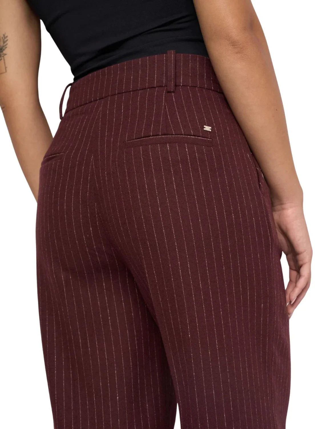 Pantalón Chino Wide Rayas Salsa Jeans Burdeos | Bicos de Fío