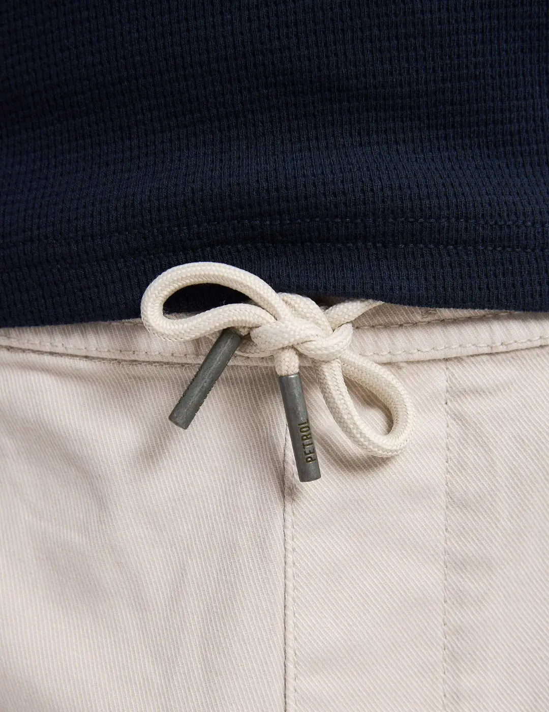 Pantalón Corto Chino Petrol Industries Parrot Crudo | Bicos de Fío