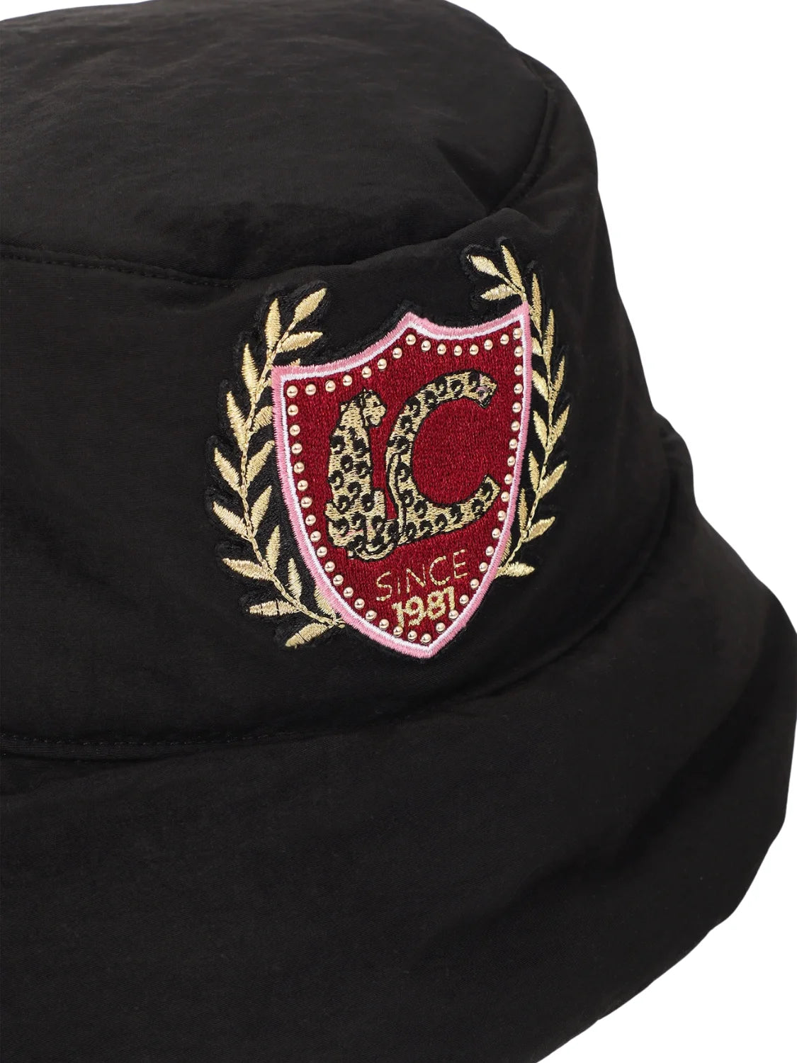 Sombrero Bucket Parches Lola Casademunt Negro | Bicos de Fío