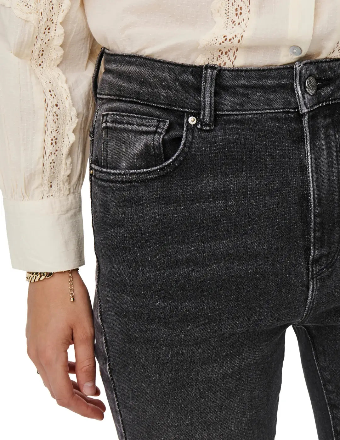 Vaqueros Acampanados ONLY Mila Negro | Bicos de Fío