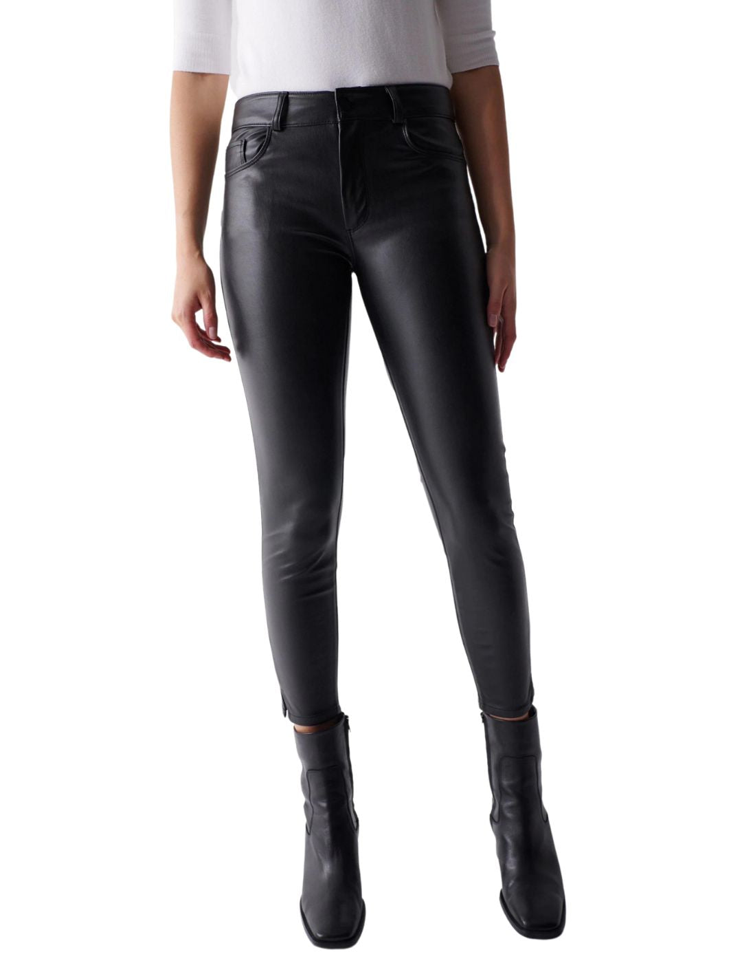 Pantalón efecto piel Salsa Push Up Destiny Cropped Skinny Negro - Bicos de Fío