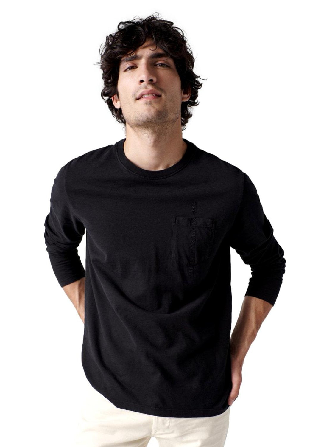 Camiseta de manga larga con bolsillo Salsa Negro - Bicos de Fío