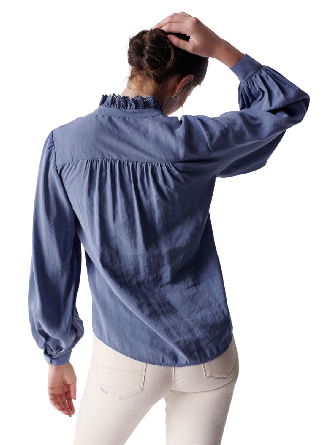 Camisa fluida con detalle en cuello Salsa Azul - Bicos de Fío