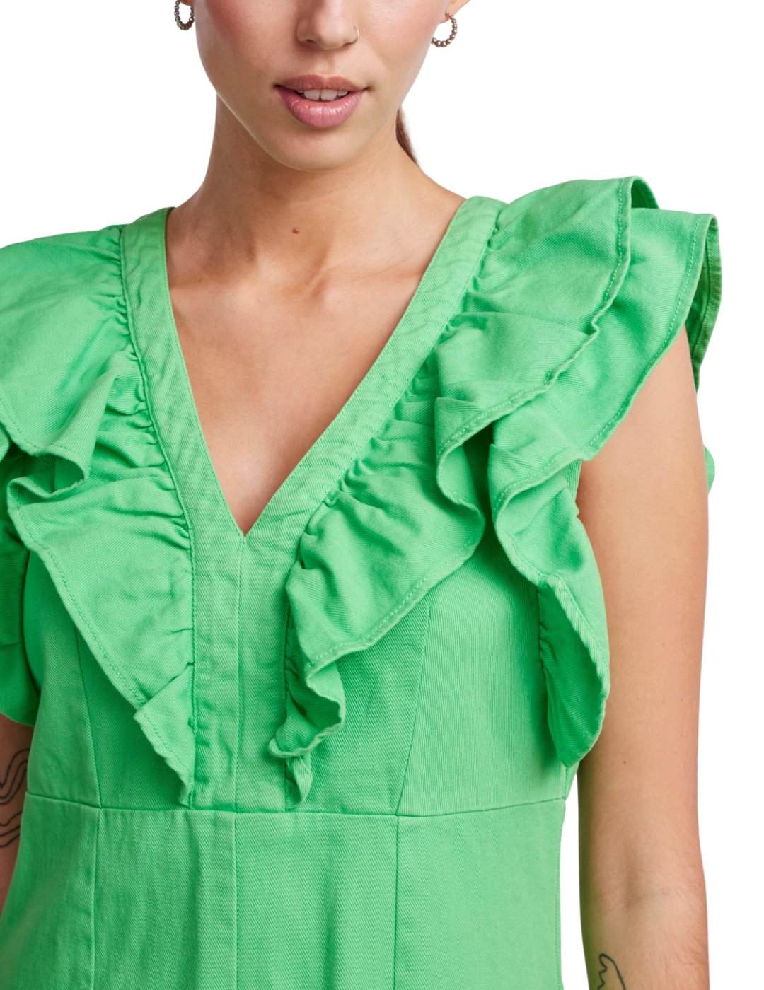 Vestido corto verde con volantes Pieces | Bicos de Fío