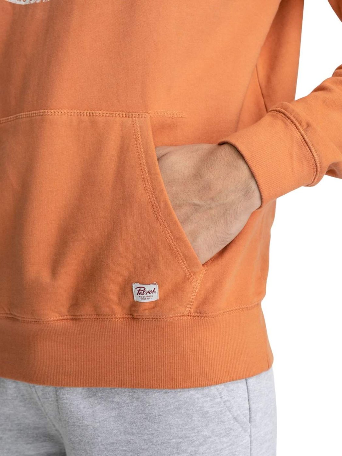 Sudadera naranja con capucha Petrol Industries | Bicos de Fío