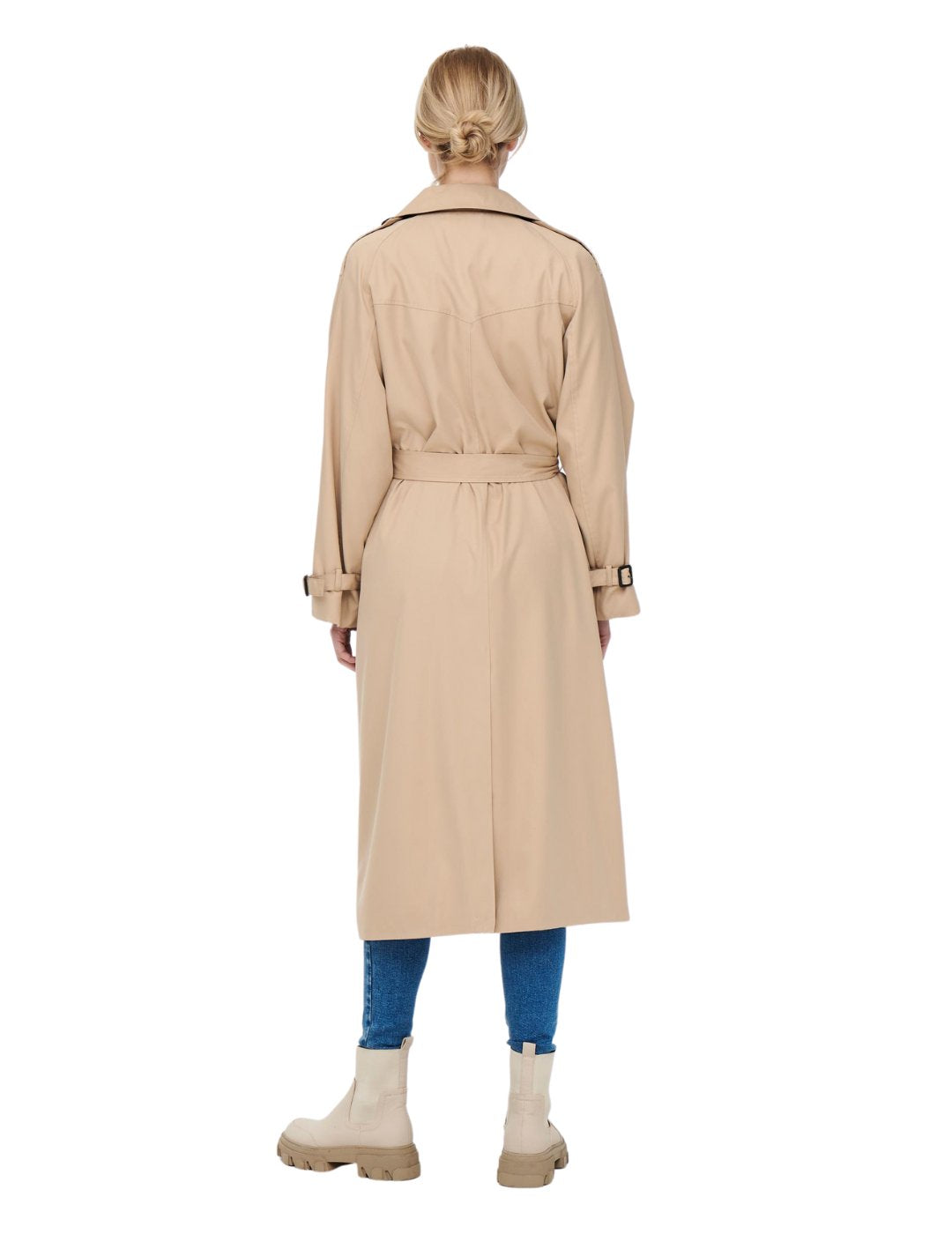 Gabardina clásica beige de doble botonadura Only | Bicos de Fío