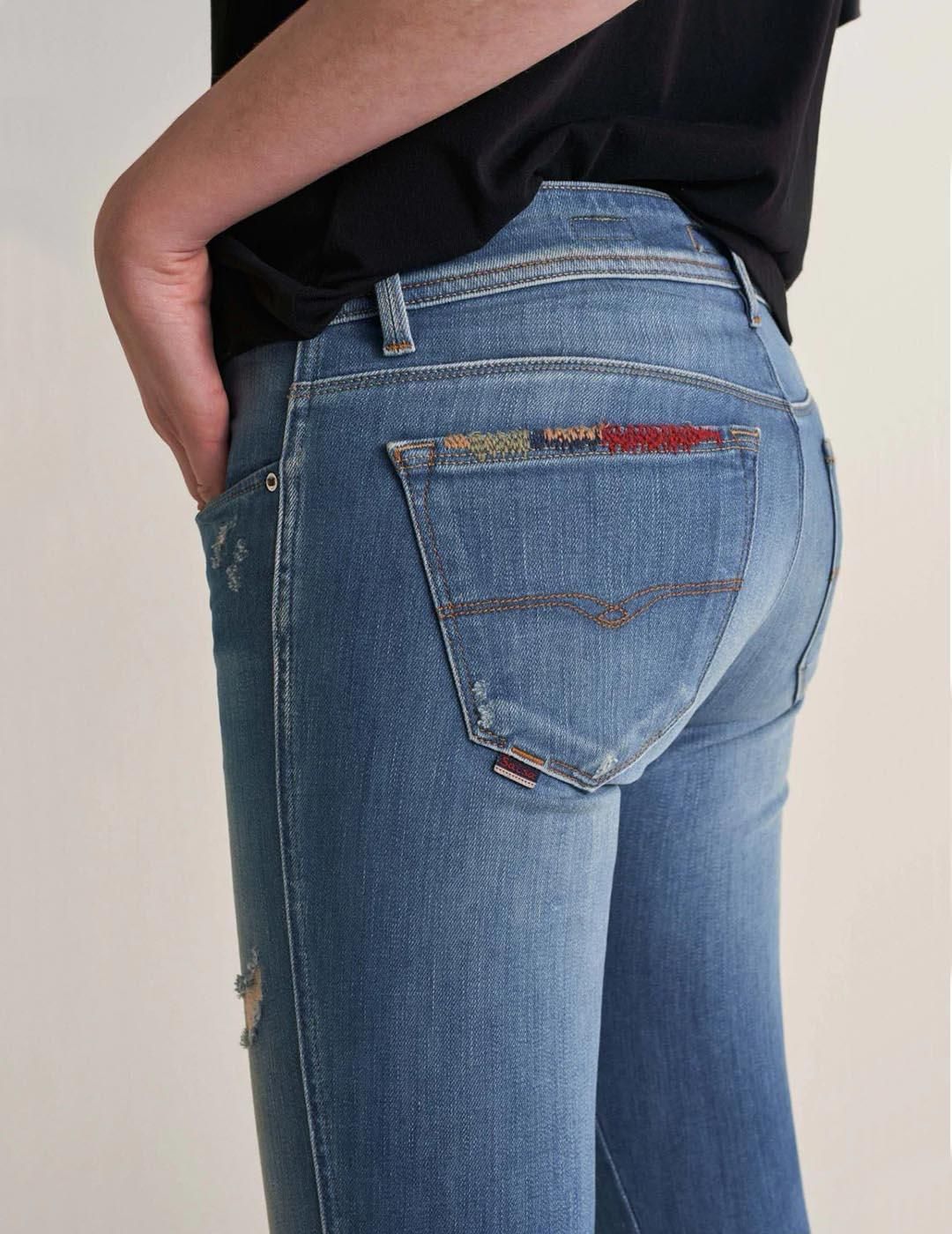 Vaqueros Salsa Jeans Colette Capri con detalles Azul - Bicos de Fío